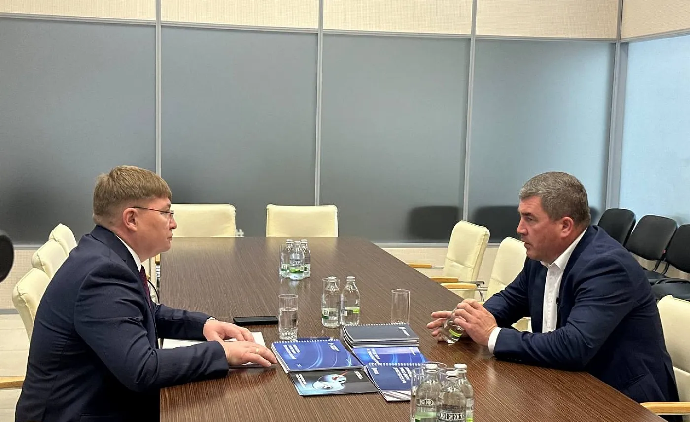 В компанию «Меридиан» с рабочим визитом приехал Вячеслав Григорьев